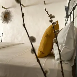Is Scabas Guestrooms Maison d'hôtes