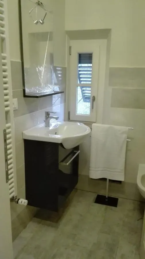 *** Bed & Breakfast Art Gallery B&B Vorno Italy