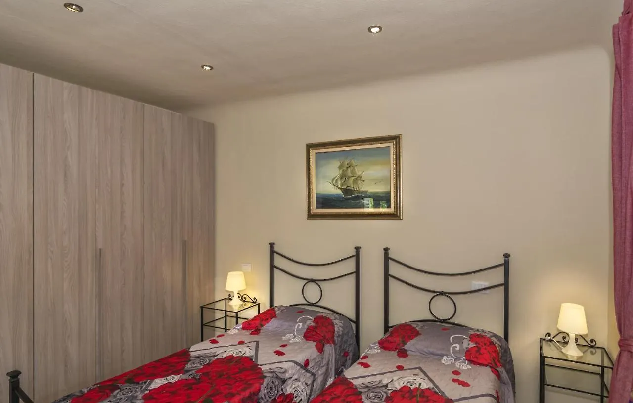 Art Gallery B&B Vorno 3*,